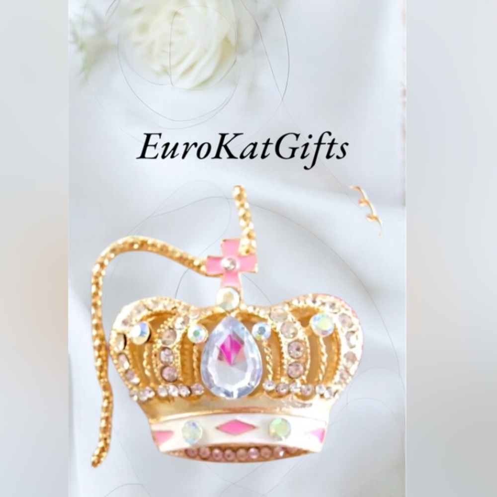 NEW Colorful Betsey Johnson Gold and Pink pastel Crown Necklace NWT